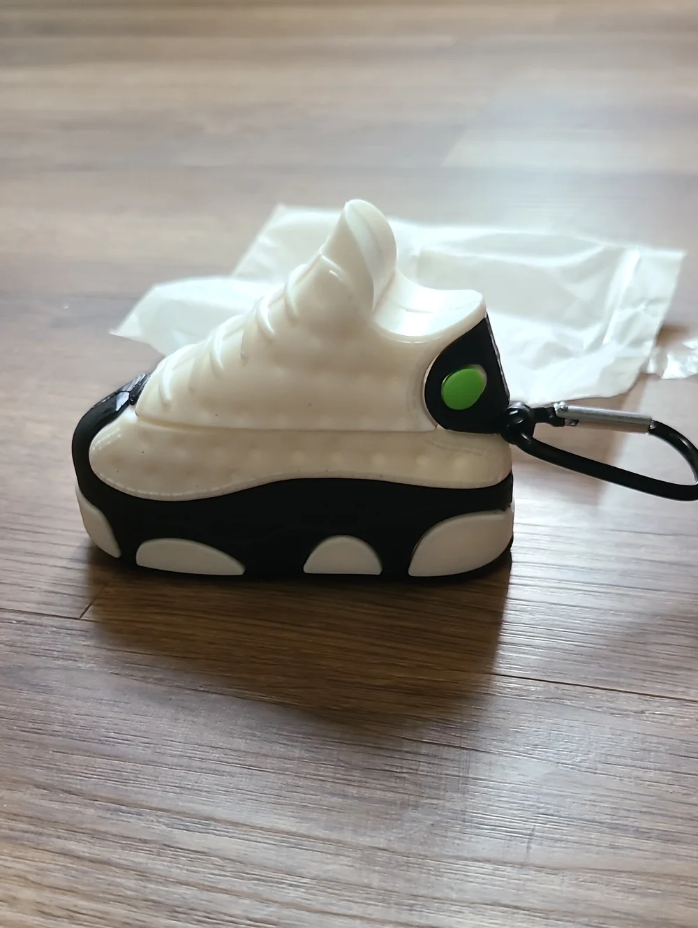 Ear Pods White and Black Sneaker Case